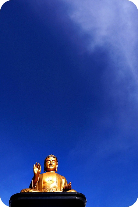【高雄】佛陀紀念館，莊嚴但不需拘束，時刻拍照都如仙境！ @捲捲頭 ♡ 品味生活