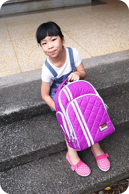 Tiger Family 彩虹超輕量護脊書包，適合3-6年級，身高130cm-150cm 的小朋友 @捲捲頭 ♡ 品味生活