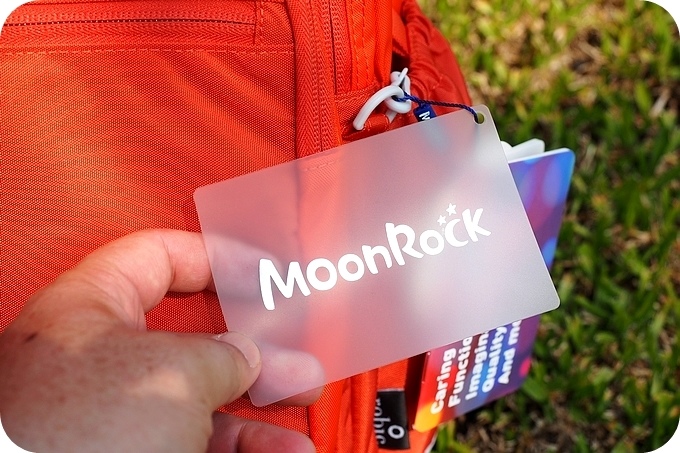 【開學必Buy好物】Moonrock ! 全球第一個獲得美國脊骨神經科學會認可的護脊書包，還有三年全球保修服務!! @捲捲頭 ♡ 品味生活