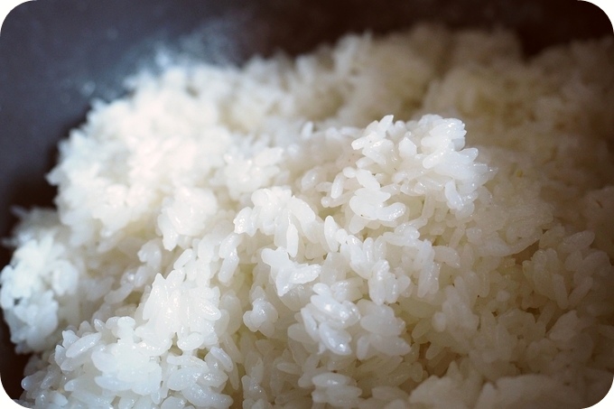 米食的魔術師，把白米變成Q彈米飯，就連糙米也能彈指搞定。▋飛利浦雙向智旋IH電子鍋 HD4568 ▋ @捲捲頭 ♡ 品味生活