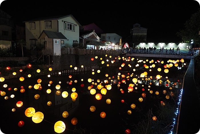 2020 月津港燈節，全台唯一在水上展出的燈會，水域巷弄相互輝映！迷人的台南鹽水小鎮，還有超多美食等著你來逛～ @捲捲頭 ♡ 品味生活