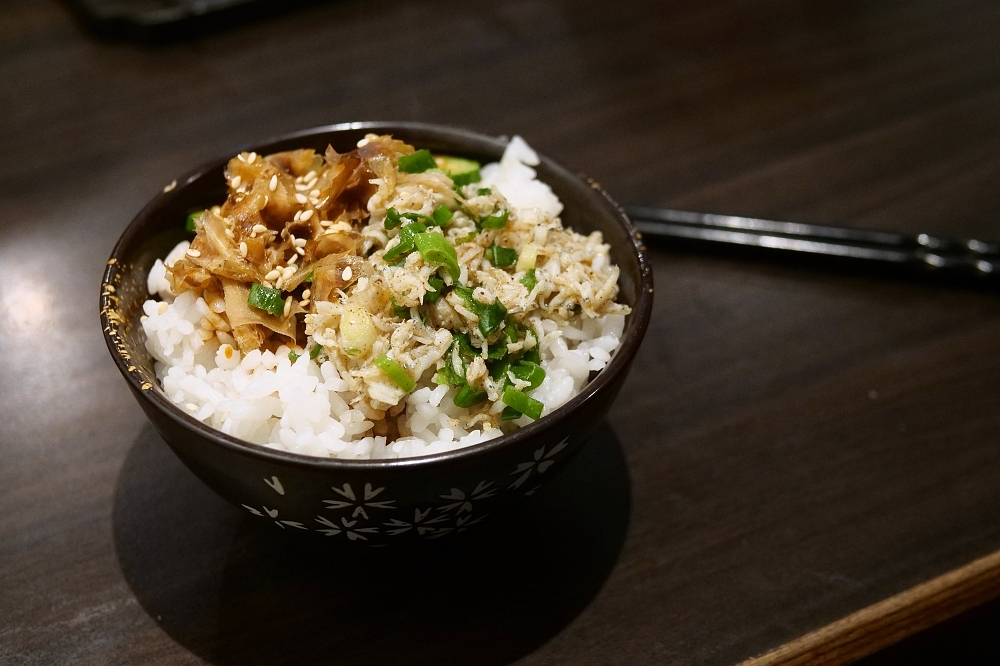 頭城福壽司，老街的日式料理小店，推鮭魚烤飯糰，貓飯（2022菜單） @捲捲頭 ♡ 品味生活