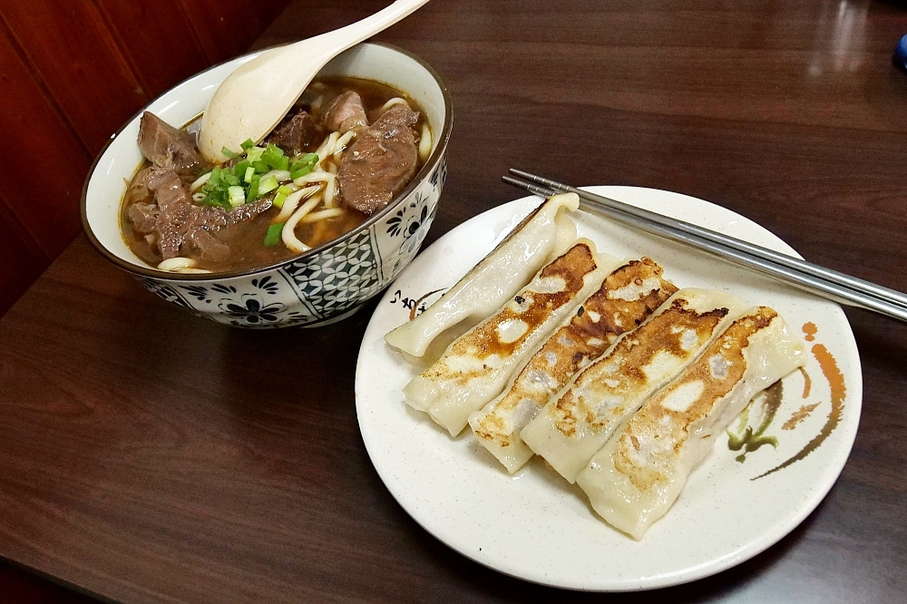 【台北】張家清真黃牛肉麵館，免費加湯加麵（菜單價錢） @捲捲頭 ♡ 品味生活