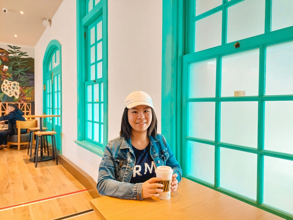 星巴克台南文創門市，紅磚牆X藍窗花，古蹟迷必朝聖，喝咖啡拍美照一次搞定 @捲捲頭 ♡ 品味生活