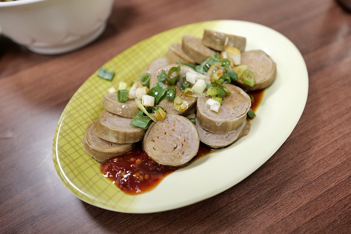 【林家牛肉麵】傳說中林東芳爸爸開的牛肉麵店還能免費加湯 @捲捲頭 ♡ 品味生活