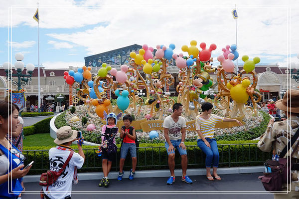 <東京親子自助旅行－7 > 東京迪士尼之小小孩攻略。勇闖迪士尼的四隻豬 (上) @捲捲頭 ♡ 品味生活