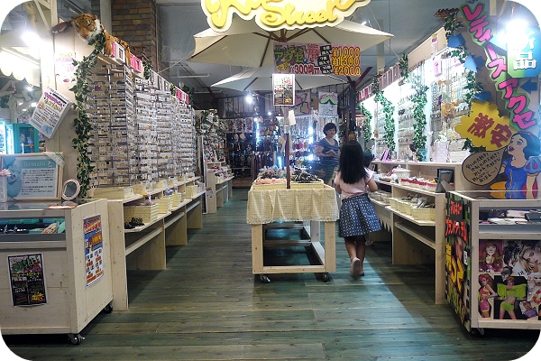 【沖繩景點】わ宝发见 マンガ倉庫。什麼都有，什麼都賣，什麼都不奇怪的24小時二手寶物店！！ (浦添店+那霸店) @捲捲頭 ♡ 品味生活