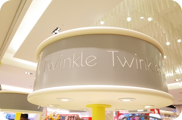 【Twinkle Twinkle兒童專業夢幻彩妝】Twinkle Twinkle 閃亮姐妹花!! @捲捲頭 ♡ 品味生活