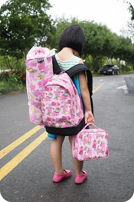 【美國WildKin無毒上學用品系列】上學、外出旅行好幫手! 背包，餐袋，雨衣，睡墊都有了 @捲捲頭 ♡ 品味生活