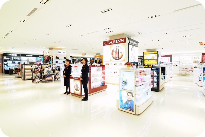 【金門景點】亞洲最大市區免稅店，就在金門金湖廣場。 @捲捲頭 ♡ 品味生活
