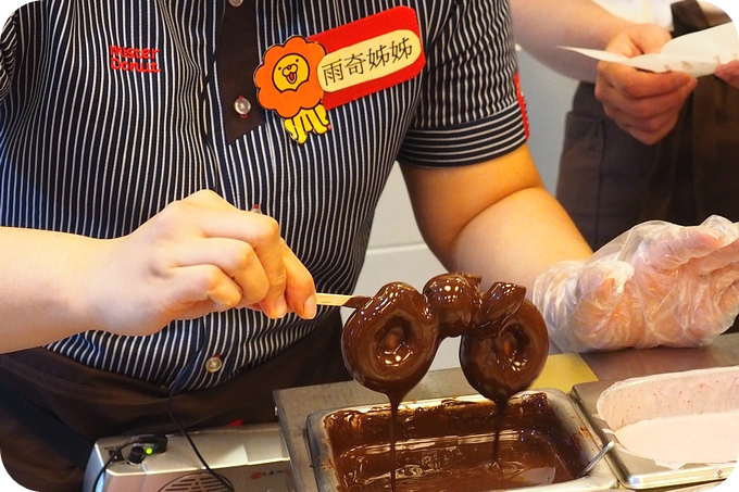 【甜甜圈DIY】 FashionBaby Taiwan✖Mister Donut DIY???聯名合作小小烘焙師。 @捲捲頭 ♡ 品味生活