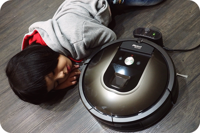 iRobot Roomba 980 掃地機器人，超懶人必備好幫手，狗毛、頭髮及看不見的灰塵通通out～ @捲捲頭 ♡ 品味生活