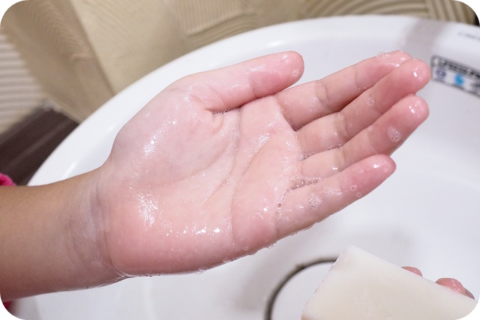 【手工皂推薦】首選舒緩肌膚，加強保濕滋潤的第一顆保養級手工皂！水由白十～ @捲捲頭 ♡ 品味生活