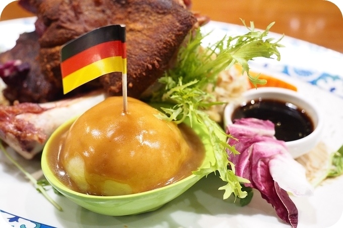 優雅與狂放的合體，在德國農莊享用德式大餐與下午茶 @捲捲頭 ♡ 品味生活