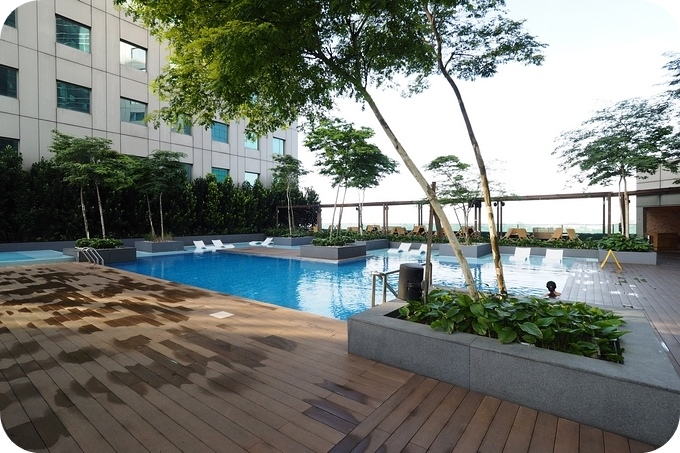 【馬來西亞自助行】想住超值的 Hilton 飯店嗎?? 馬來西亞新山 Double Tree 逸林酒店，往來新山與新加坡超方便。 @捲捲頭 ♡ 品味生活