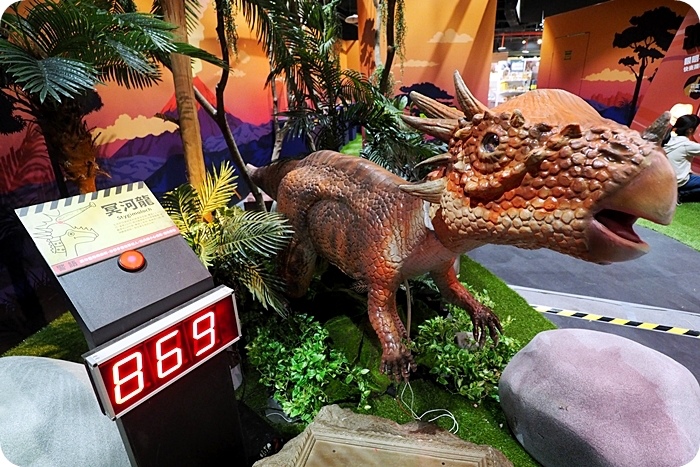 ▋侏羅紀X恐龍水世界▋不一樣的展覽，會動會叫又能跟你互動比賽，侏羅紀恐龍再升級，今年寒假必去展！(2019/11/21~2020/03/01)，就在台北科教館七樓！ @捲捲頭 ♡ 品味生活