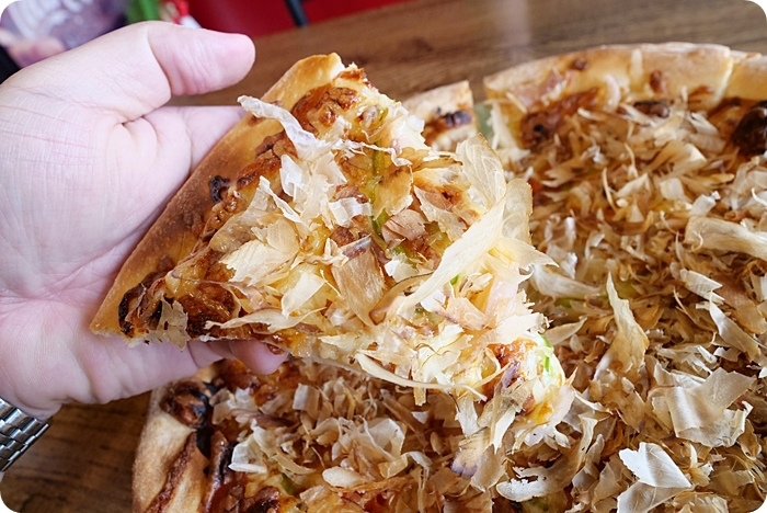 ▋蘇澳美食▋The One Calzone 手工柴燒窯烤披薩。只營業三天的美味，必點火山披薩，義大利餃芭比豬還有銷魂炸雞塊！ @捲捲頭 ♡ 品味生活